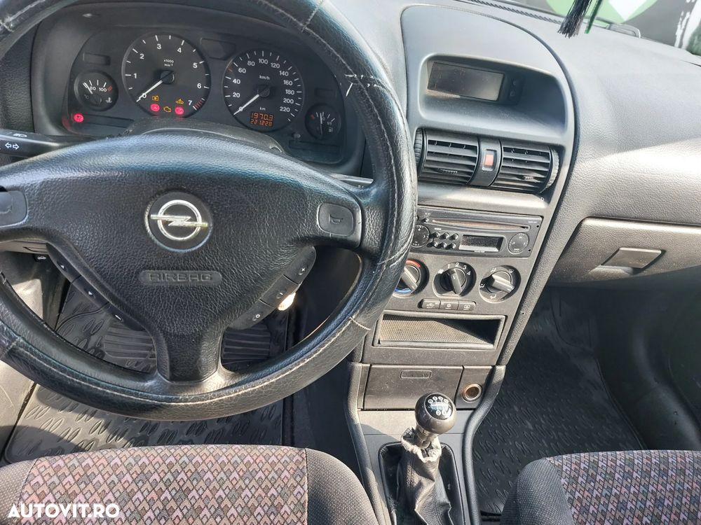 Opel Astra 1.6 Caravan - 4