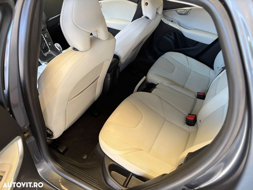 Volvo V40 D2 94g Summum - 9