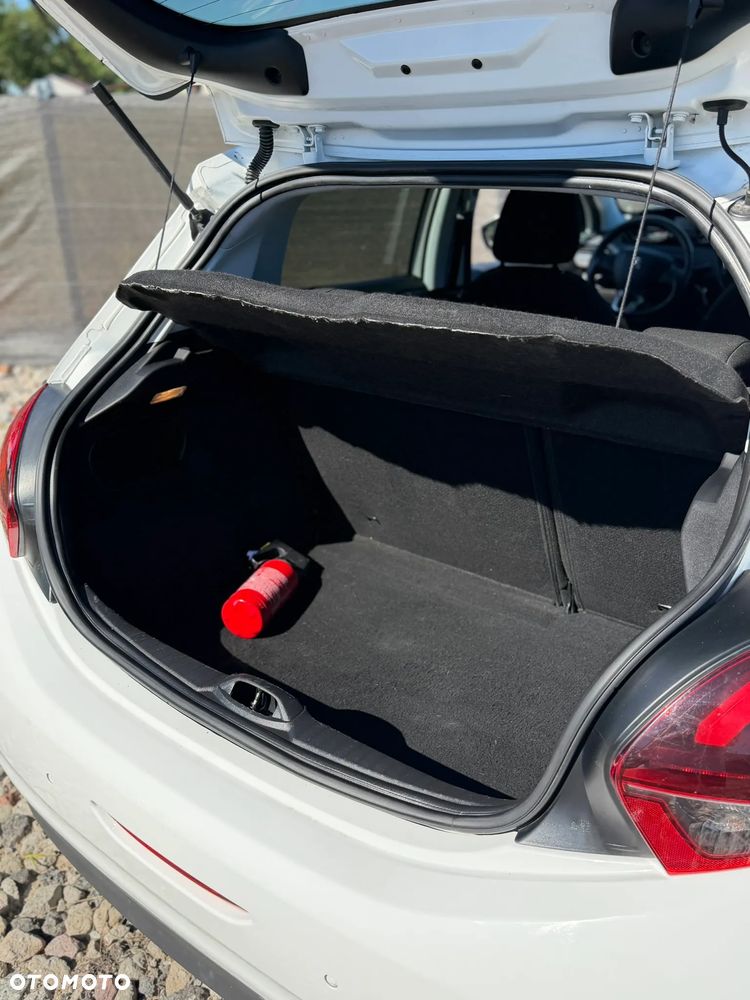 Peugeot 208 PureTech 82 Start & Stop Style - 19