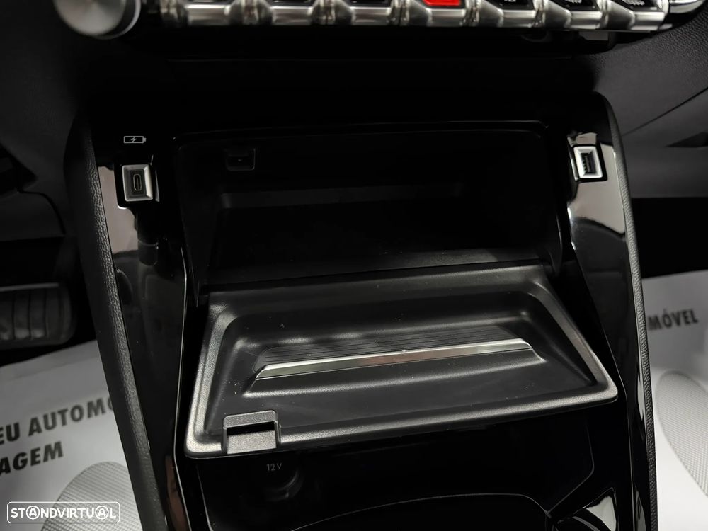 Peugeot 208 PureTech 100 EAT8 Allure - 19