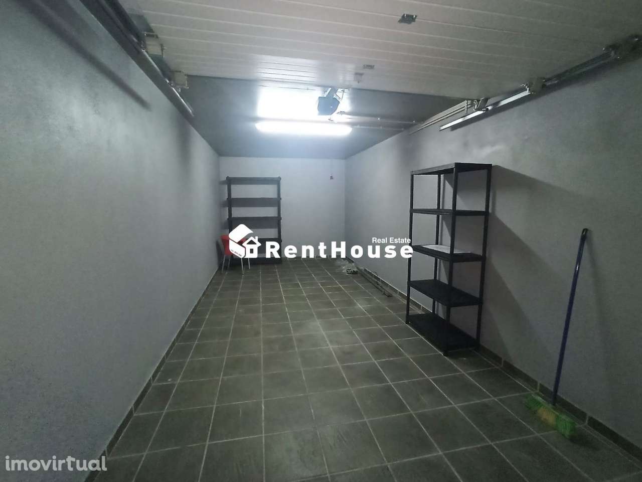 Garagem a dois passos da praia - Grande imagem: 2/4