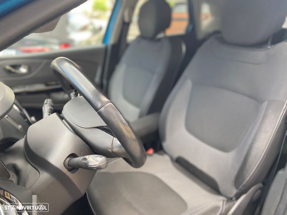 Renault Captur 1.5 dCi Exclusive EDC - 11