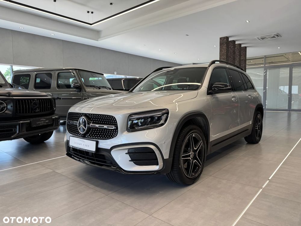 Mercedes-Benz GLB 200 AMG Line 7G-DCT - 7