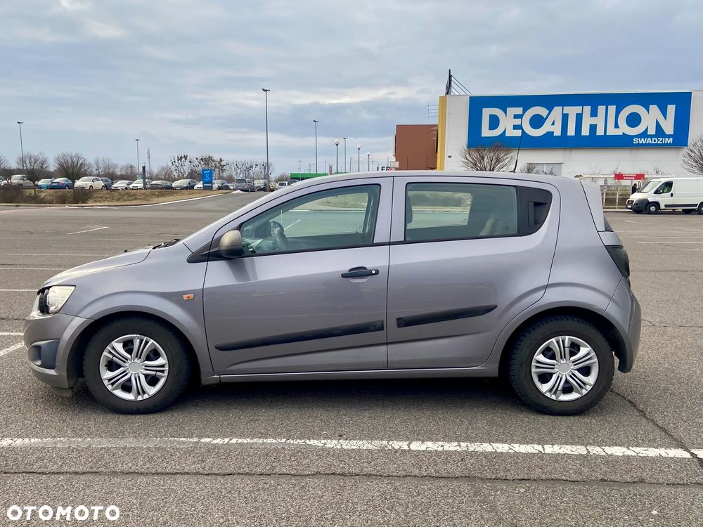 Chevrolet Aveo - 4