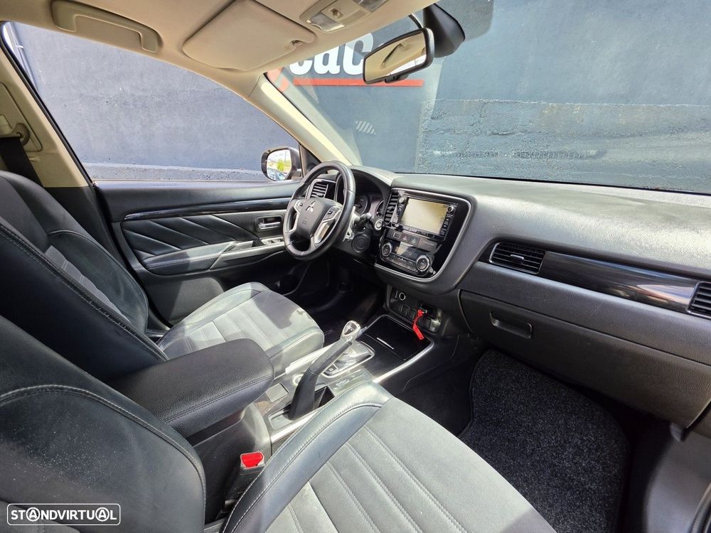 Mitsubishi Outlander 2.0 Intense Navi - 18