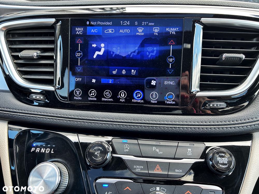 Chrysler Pacifica - 5
