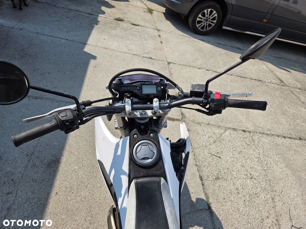 Yamaha WR - 8
