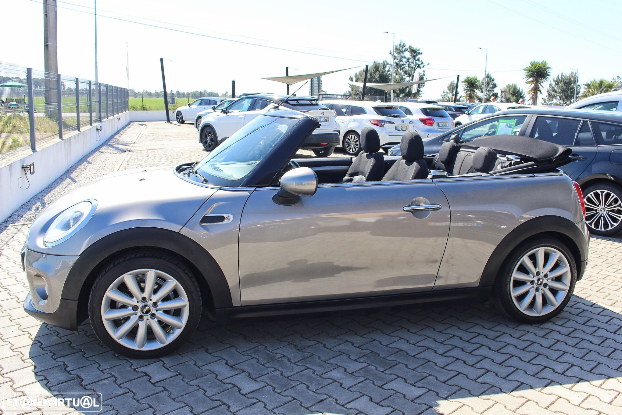 MINI Cabrio Cooper D - 13