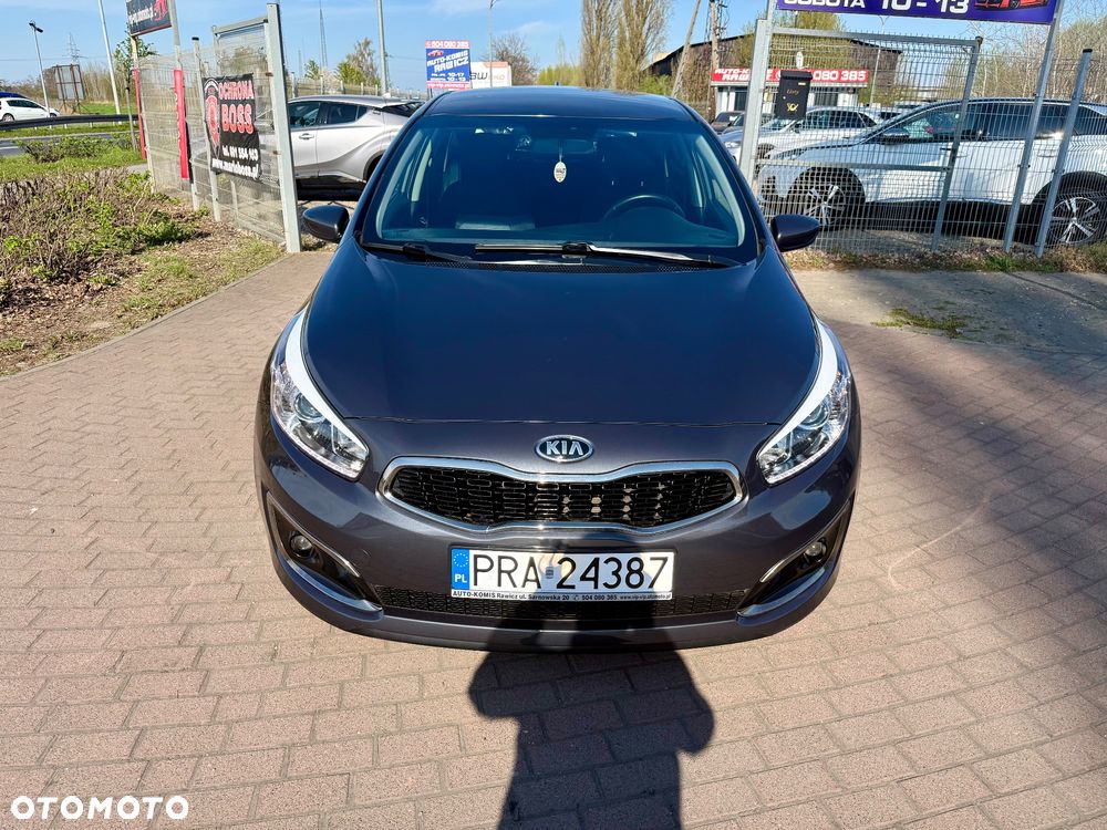Kia Ceed 1.4 CVVT Dream-Team Edition - 2