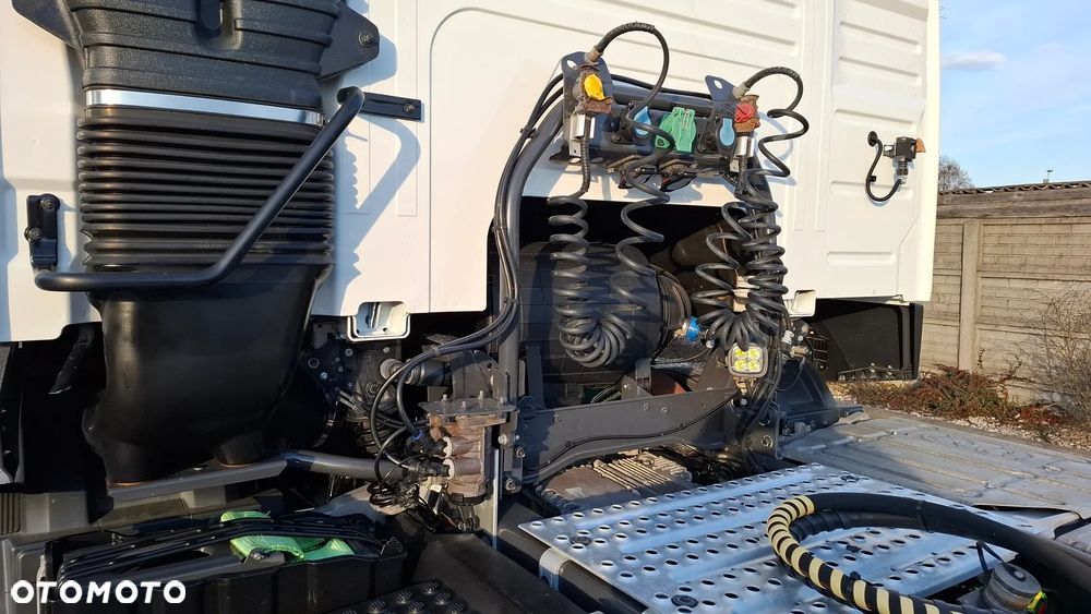 Volvo FM 430 / PEŁNY ADR / HYDRAULIKA + PRZYSTAWKA DO KOMPRESORA / MASA WŁASNA 6620 kg - 10