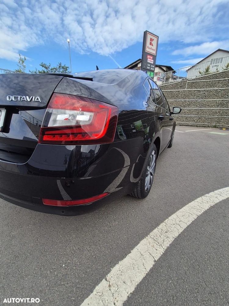 Skoda Octavia 2.0 TDI DSG Ambition - 19