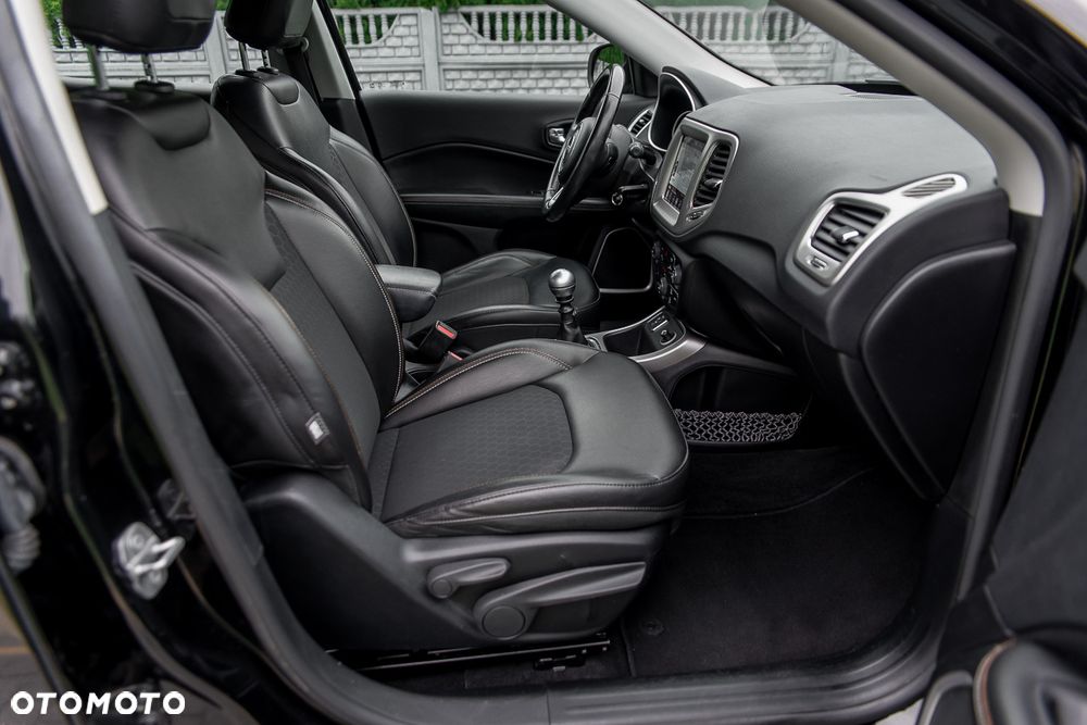 Jeep Compass 1.4 TMair Longitude FWD S&S - 28