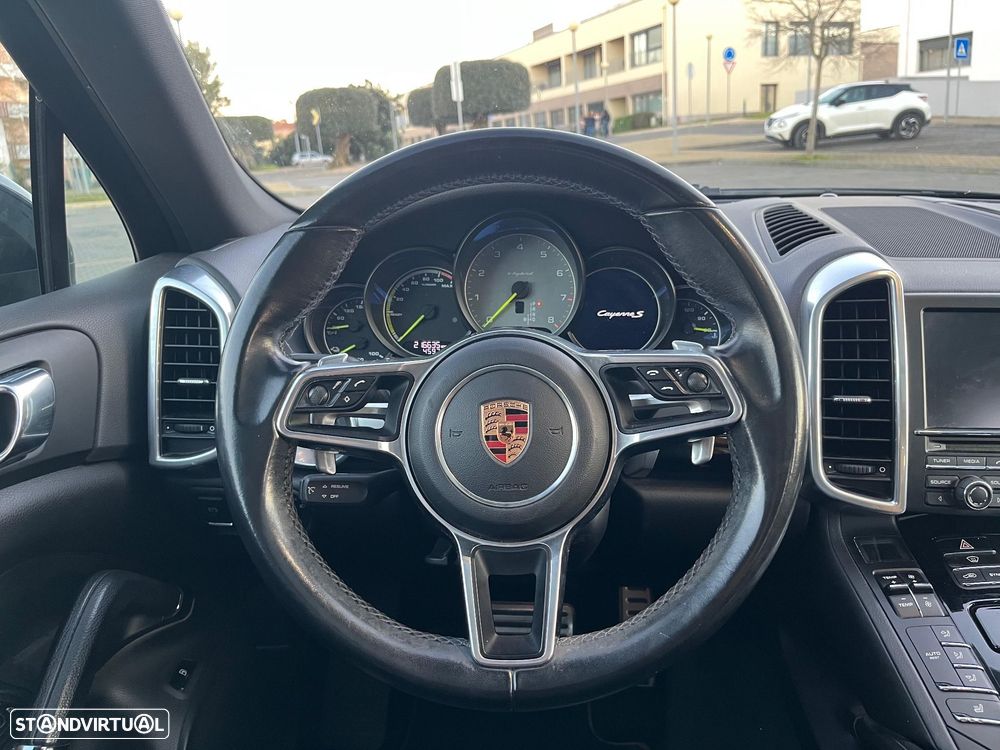 Porsche Cayenne S E-Hybrid - 11