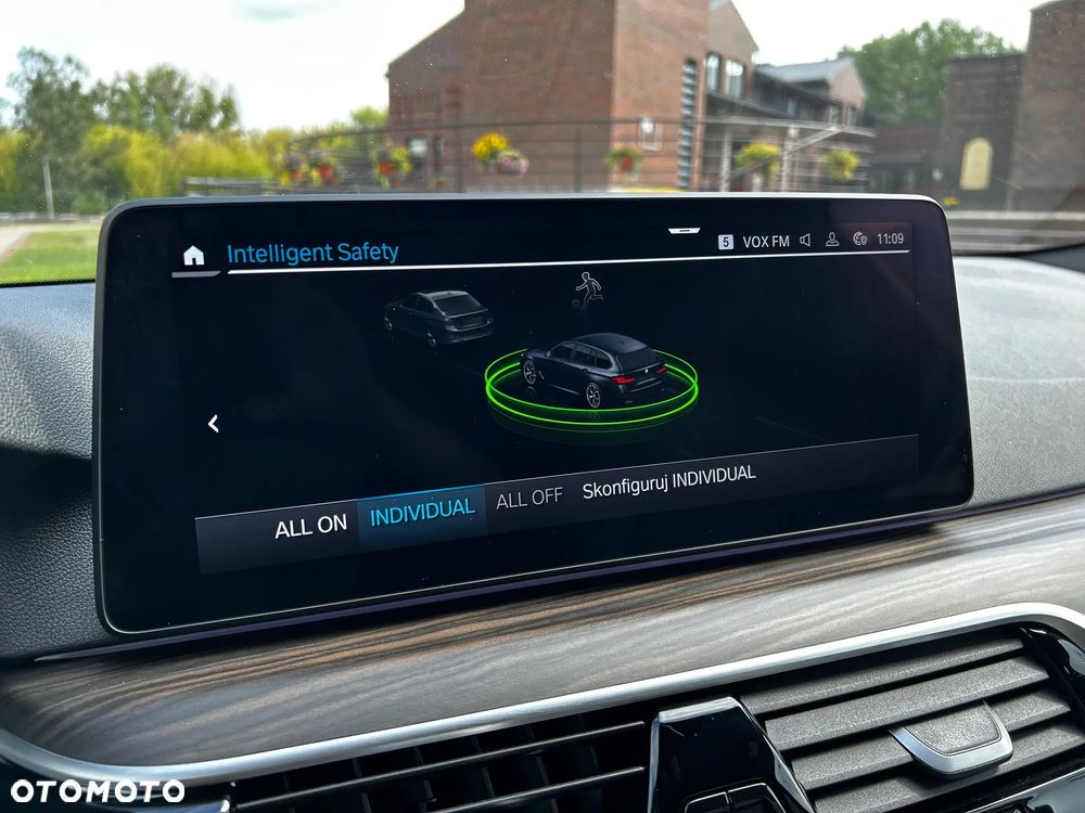 BMW Seria 5 530e xDrive M Sport sport - 13