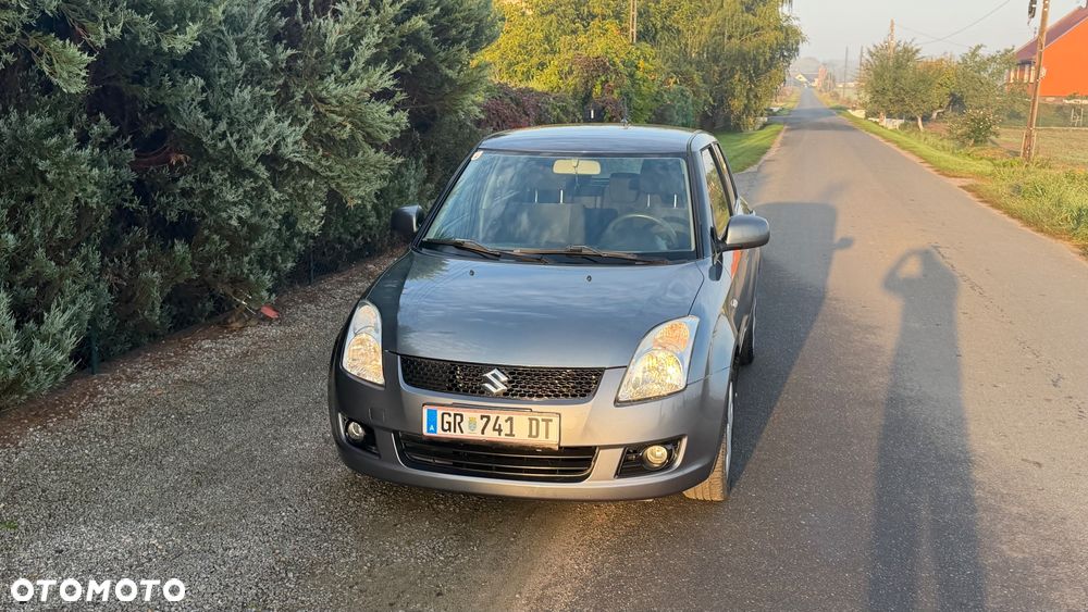 Suzuki Swift - 1