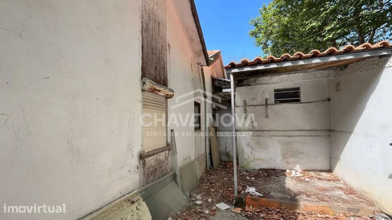 Espaço Comercial e Moradia Térrea em Gulpilhares (Francelos) - Grande imagem: 4/11