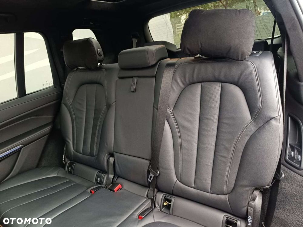 BMW X7 - 23
