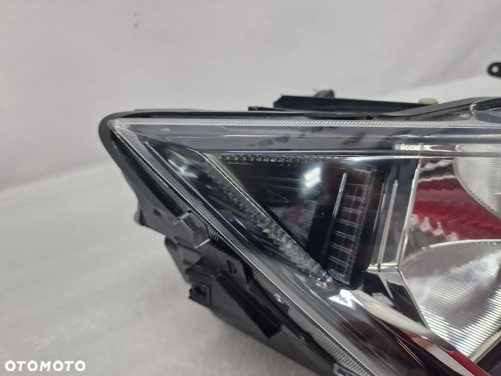 SEAT ATECA 576 16- PRAWA ZWYKŁA LAMPA PRZEDNIA PRZÓD + LED , NR 576941006A , NR AUKCJI LA253 - 2