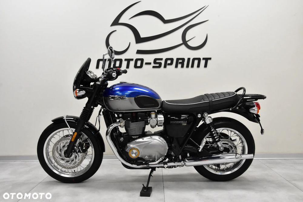 Triumph Bonneville - 3