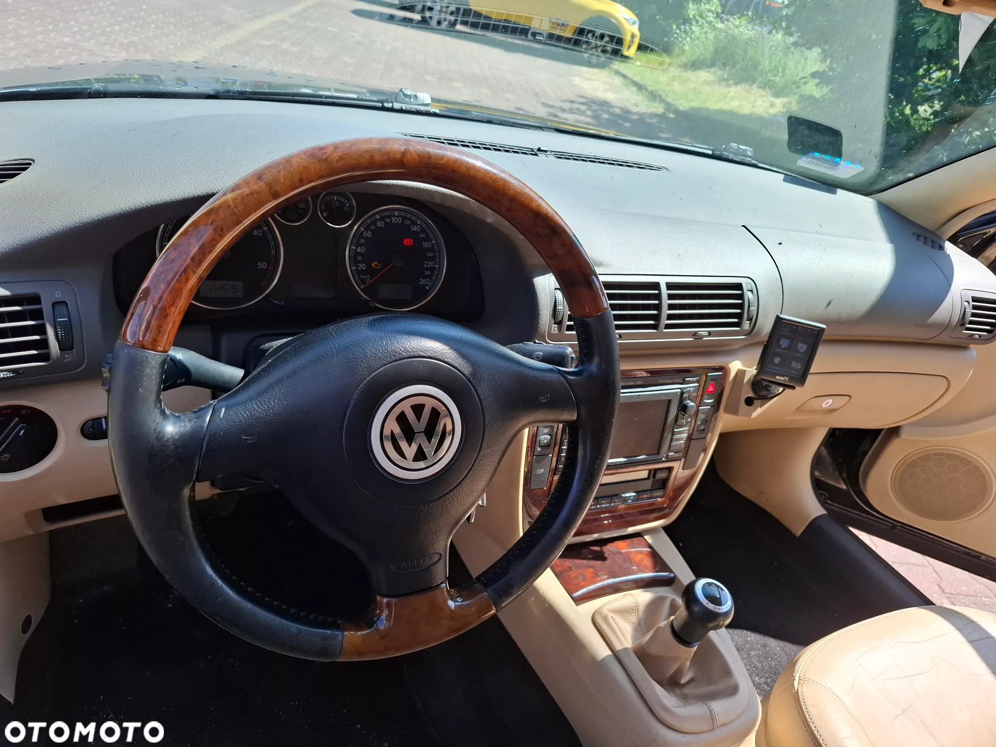 Volkswagen Passat 1.9 TDI Comfortline - 4