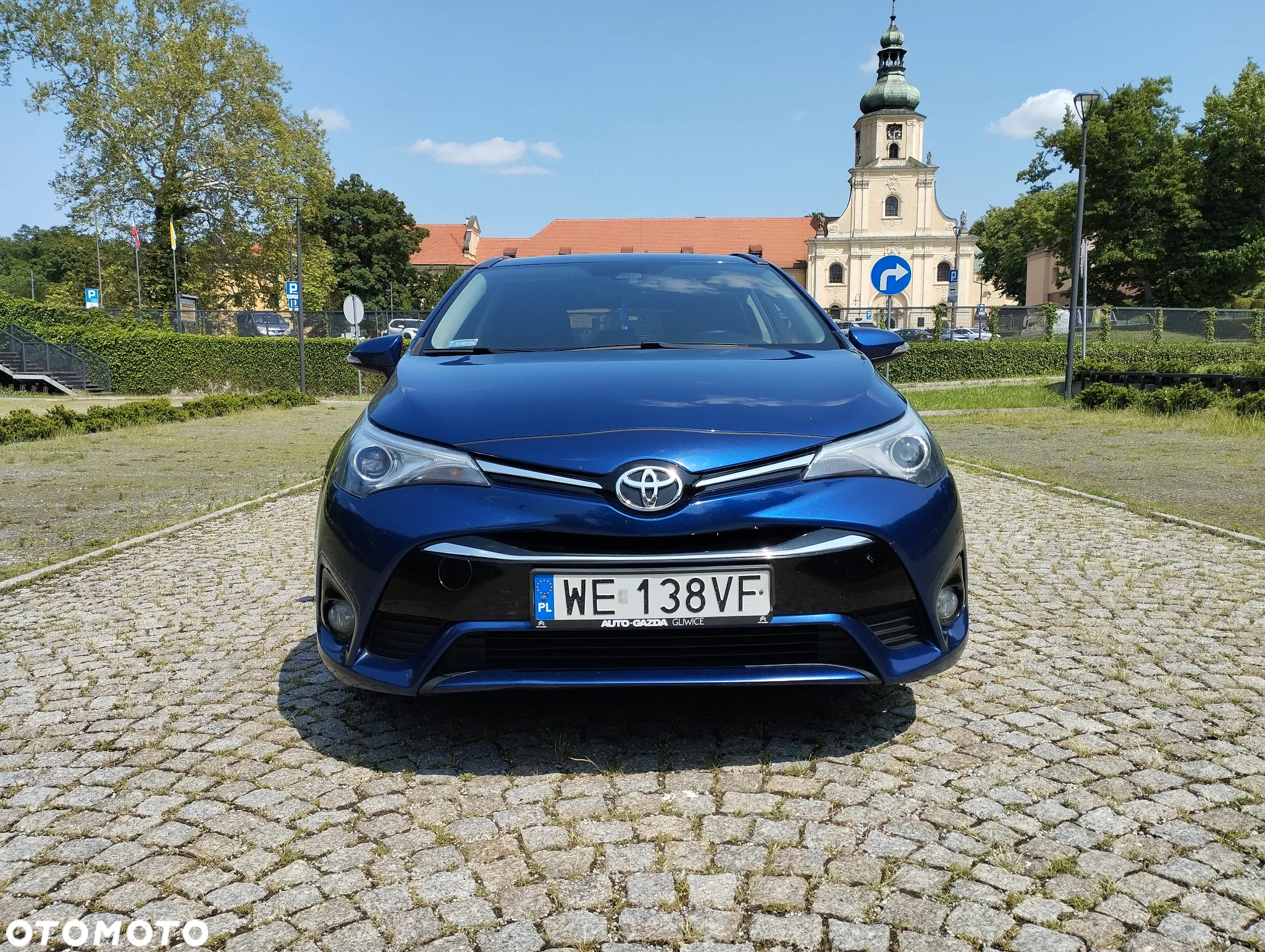 Toyota Avensis 2.0 D-4D Prestige - 2