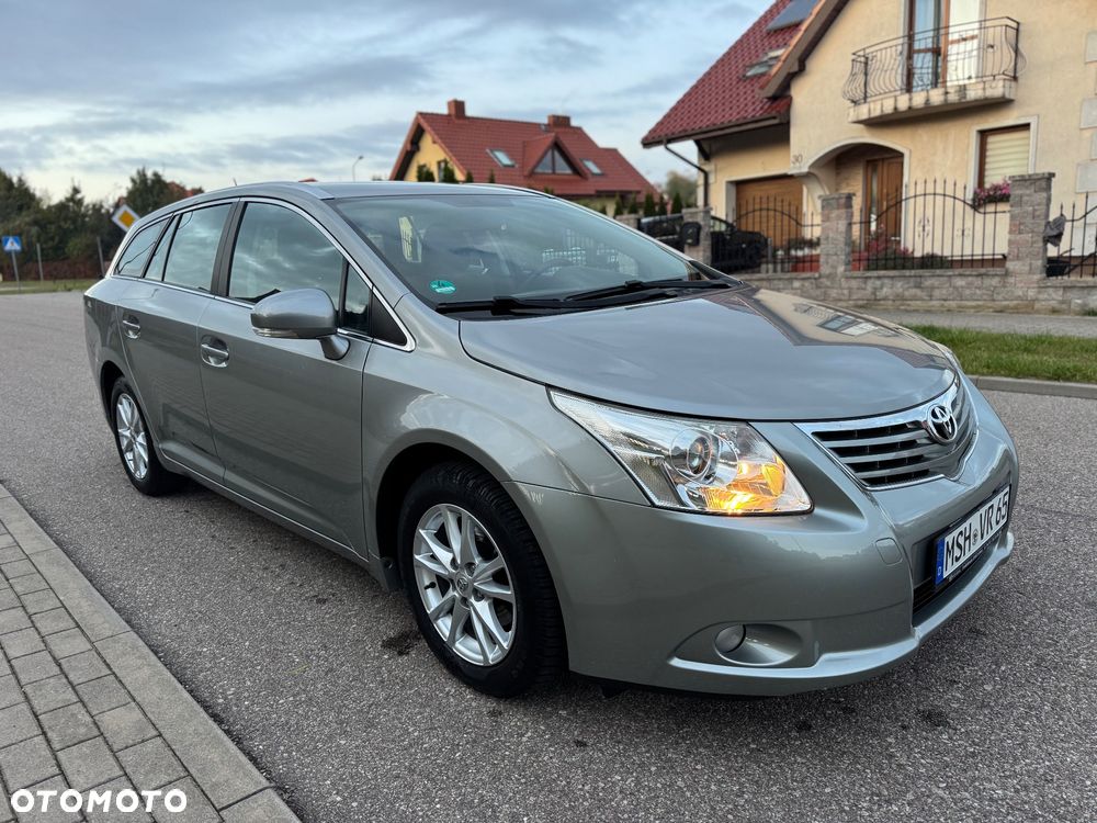 Toyota Avensis 2.0 D-4D Sol Premium - 3