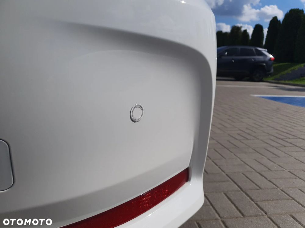 Toyota Corolla 1.8 Hybrid Comfort - 22