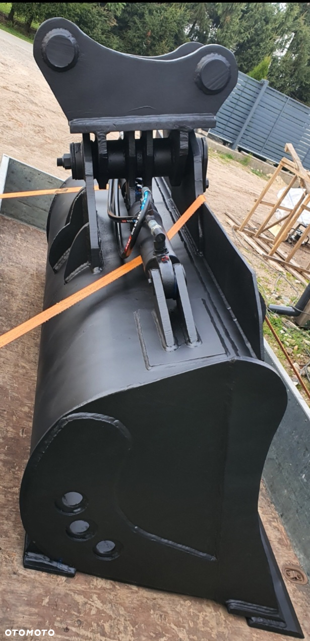 JCB JS220LC - 12