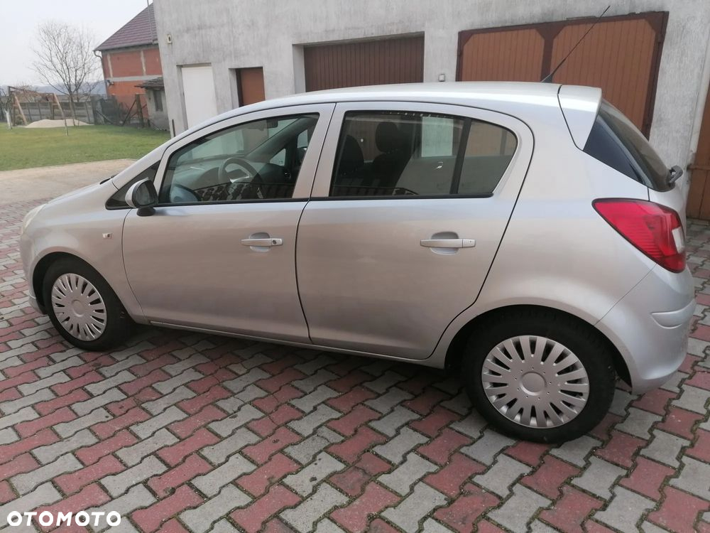 Opel Corsa 1.2 16V - 9