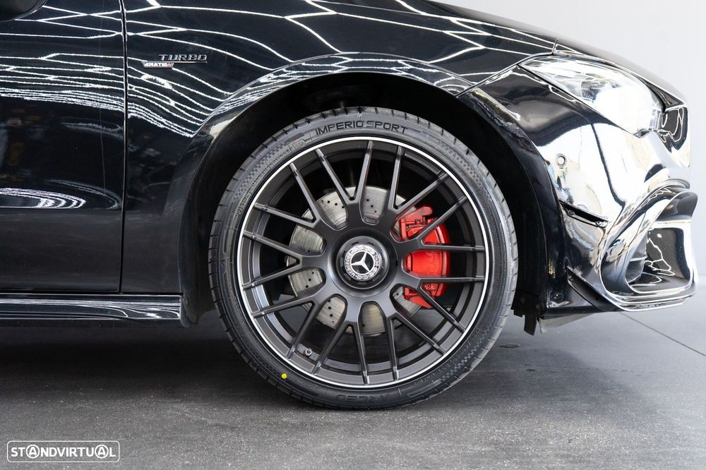 Mercedes-Benz CLA 250 e Shooting Brake AMG Line - 11
