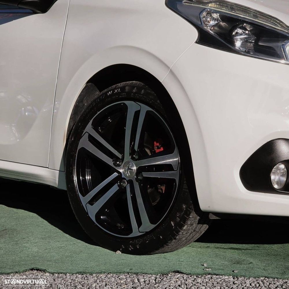Peugeot 208 1.6 BlueHDi GT Line - 31