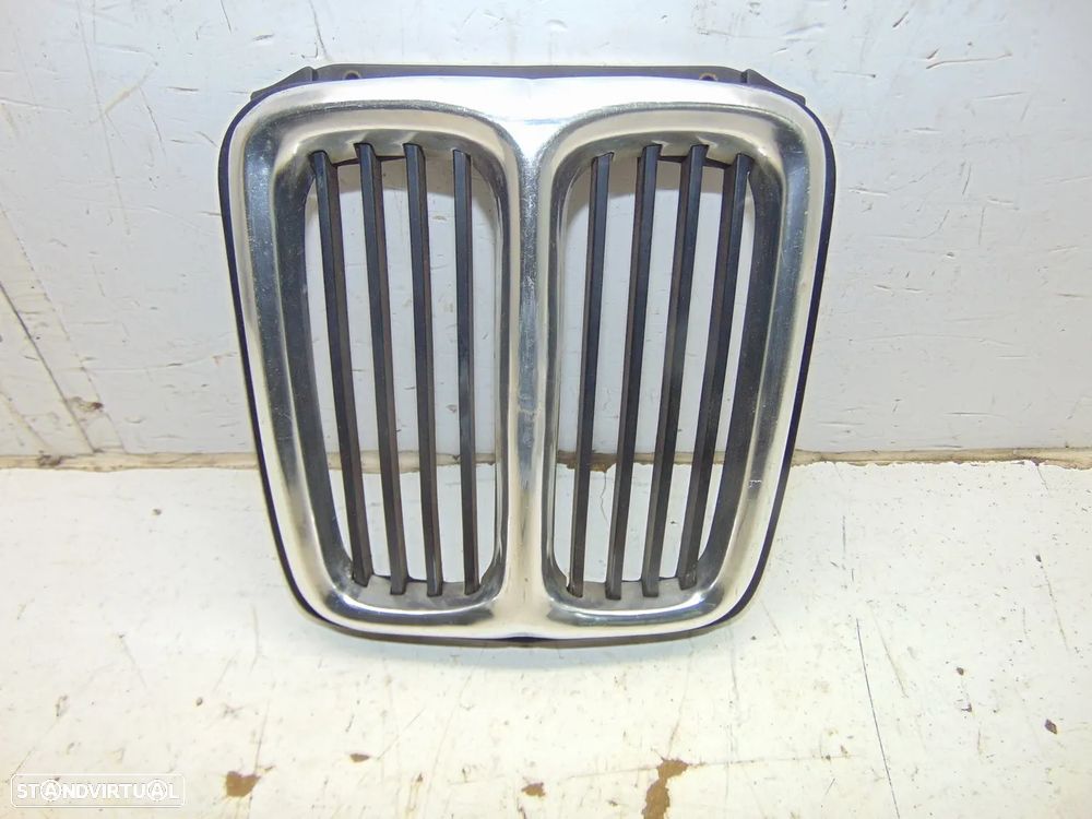 BMW E21 grelha central RIM