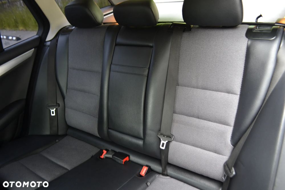 Mercedes-Benz Klasa C 220 CDI 7G-TRONIC Avantgarde Edition - 22