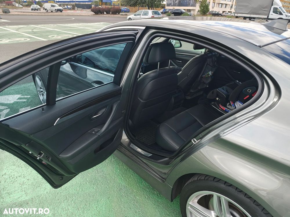 BMW Seria 5 525d xDrive AT - 16