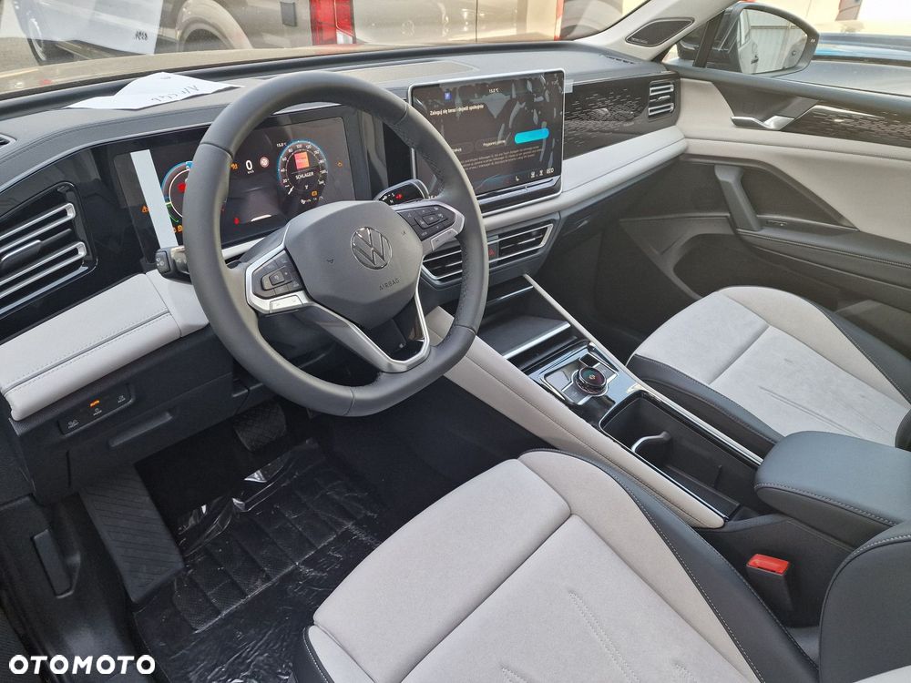 Volkswagen Tiguan - 10