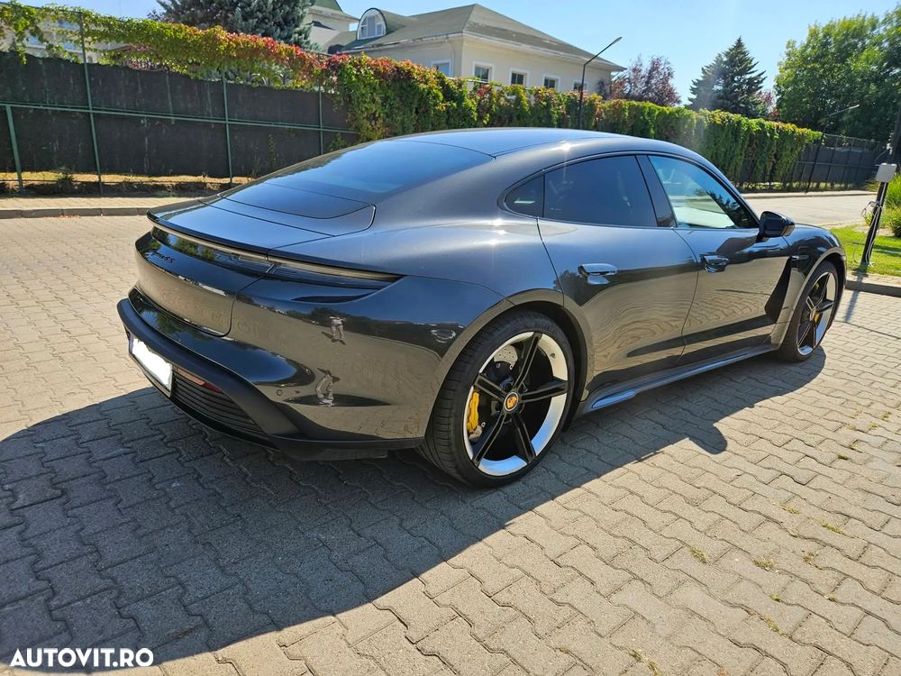 Porsche Taycan - 5