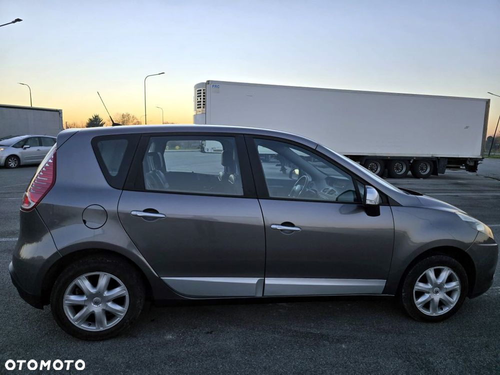 Renault Scenic 1.5 dCi Avantage - 11