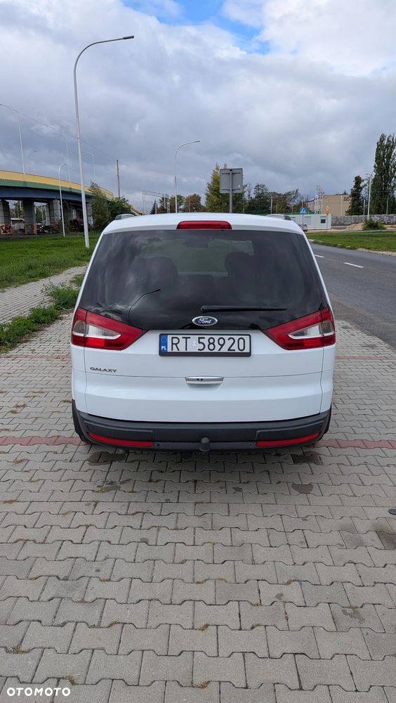 Ford Galaxy 2012 photo 4