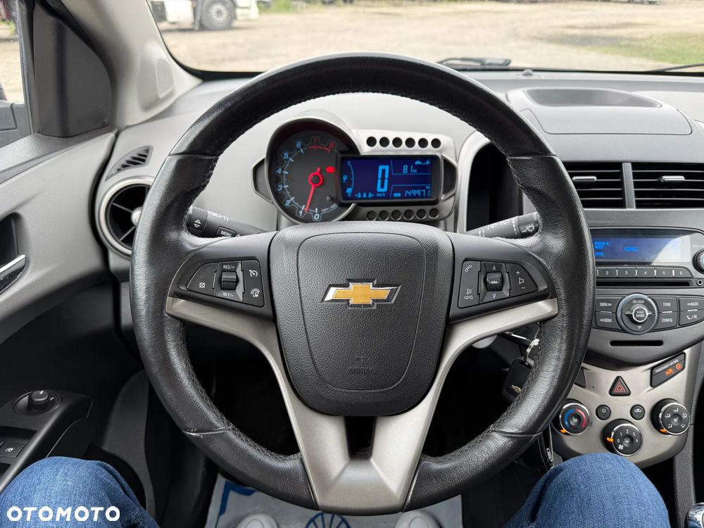 Chevrolet Aveo 1.6 LTZ - 13