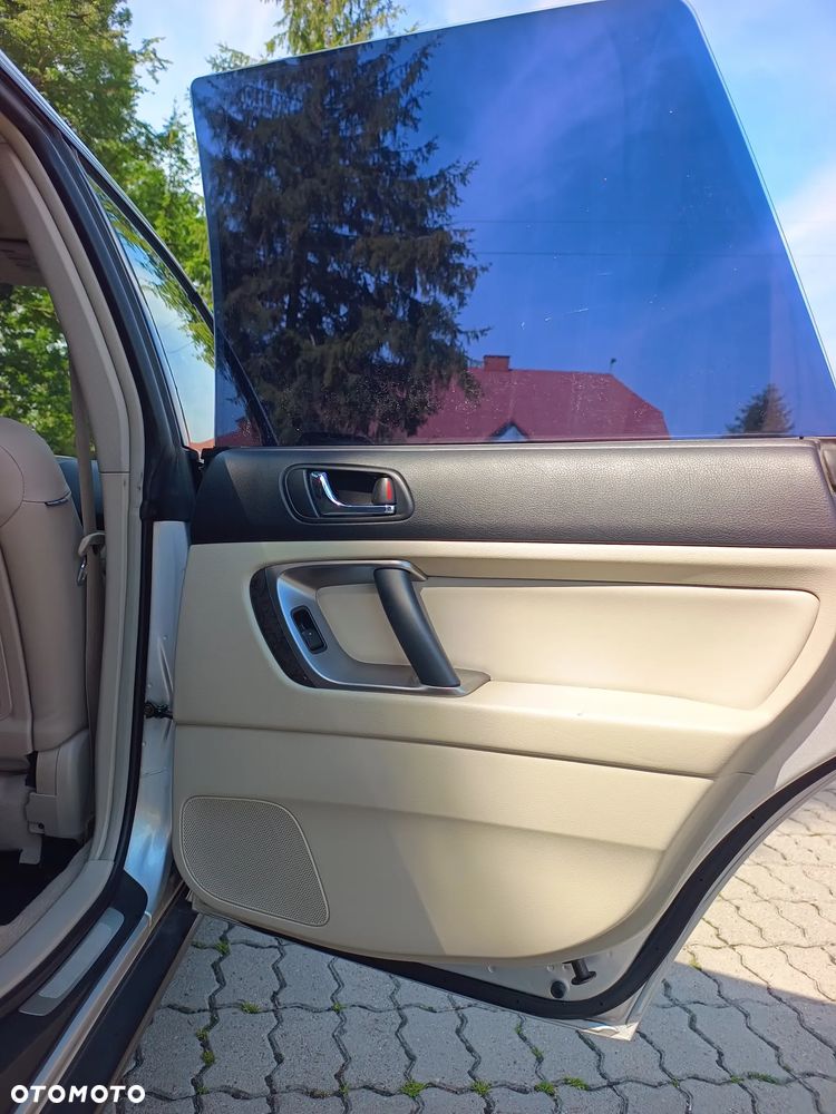Subaru Outback 3.0 H6 - 30