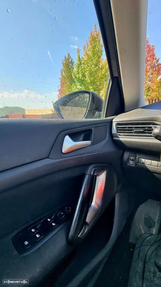Peugeot 308 - 25