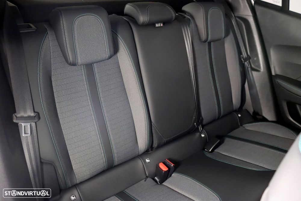 Peugeot 2008 PureTech 130 EAT8 Allure Pack - 9