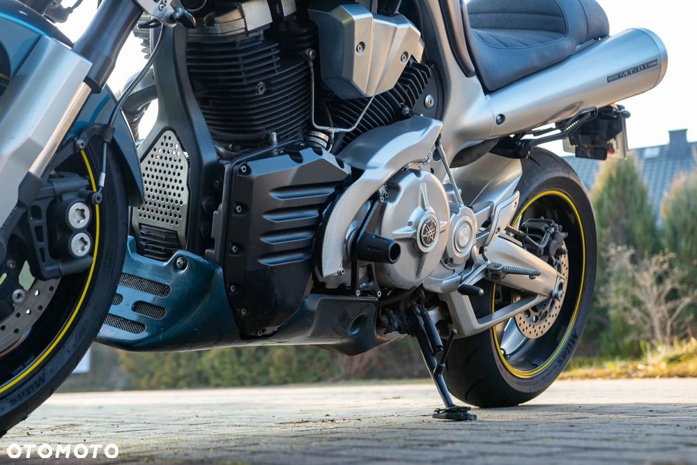 Yamaha MT - 28