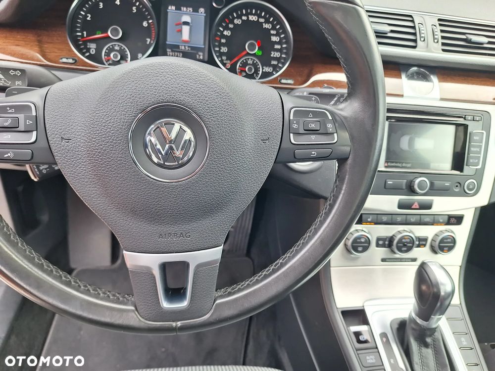 Volkswagen Passat 1.4 TSI DSG BlueMotion Technology Exclusive - 26