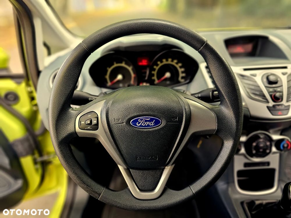 Ford Fiesta 1.25 Ghia EU5 - 29