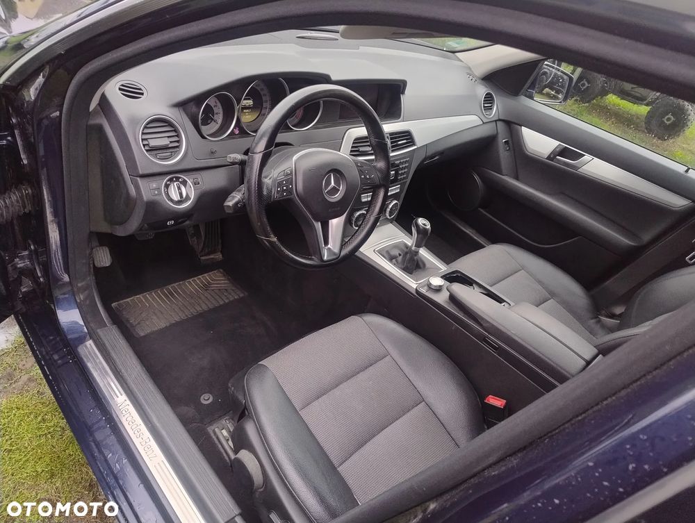 Mercedes-Benz Klasa C 200 CDI BlueEff Avantgarde - 9