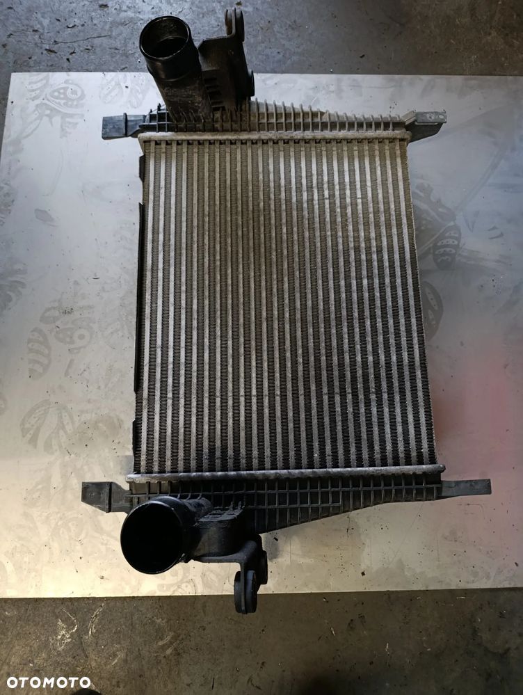 Iveco Eurocargo chłodnica intercooler 504028467 - 2