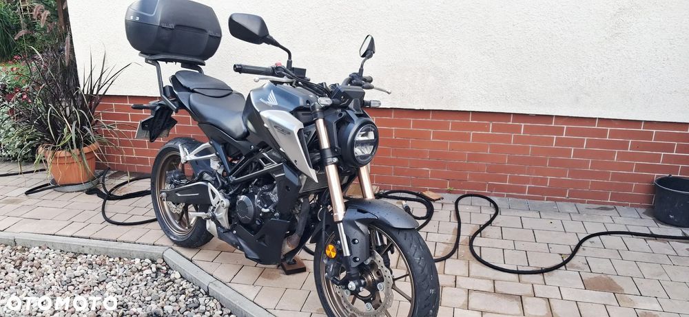Honda CB - 2