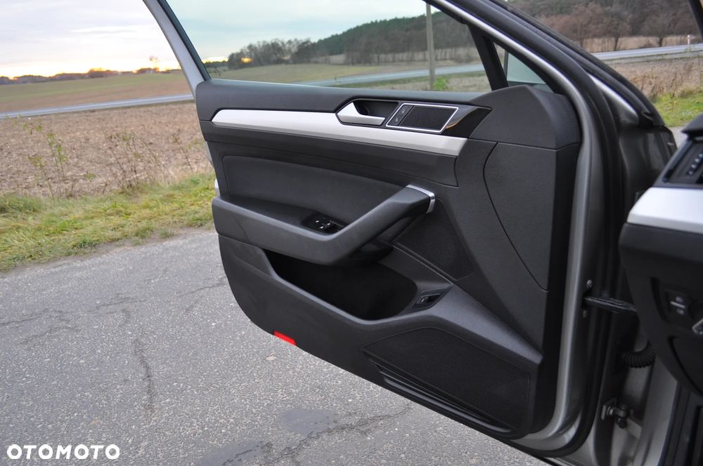 Volkswagen Passat 1.6 TDI (BlueMotion Technology) DSG Comfortline - 27