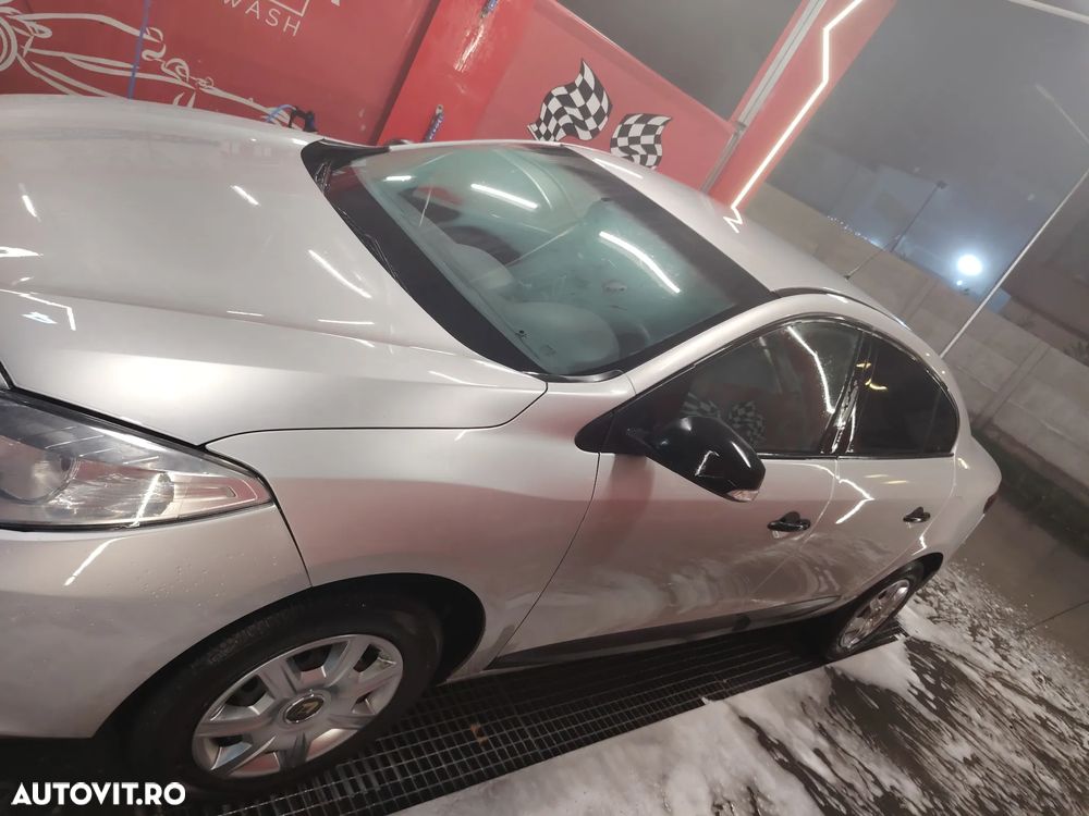 Renault Fluence 1.6 16V Authentique - 4